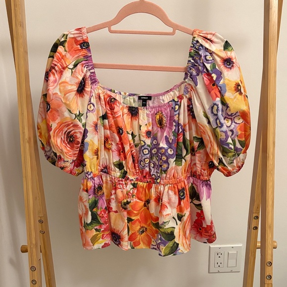 Express Tops - Express Floral Puff-Sleeve Peplum Top NWOT